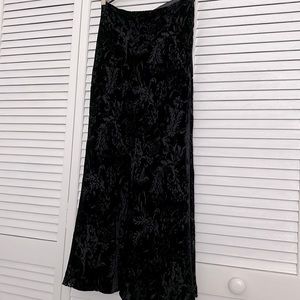 Velvet burn out maxi skirt. Comfortable waistband, fully lined. Holiday perfect